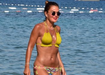 ÖZLEM YILDIZ’IN FİT VÜCUDU DUDAK ISIRTTI