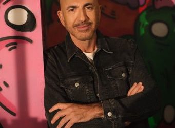 SERHAT “BENİM HALKIM”LA KALPLERE DOKUNUYOR! Serhat’ın İlk Türkçe Şarkısı ‘Benim Halkım’