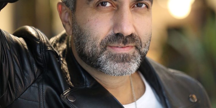 Sezen Aksu şarkısına Mert Deniz yorumu