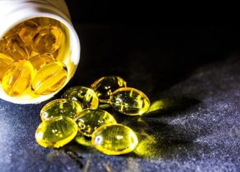 OMEGA-3, YAŞLANMA SÜRECİNİ YAVAŞLATABİLİR