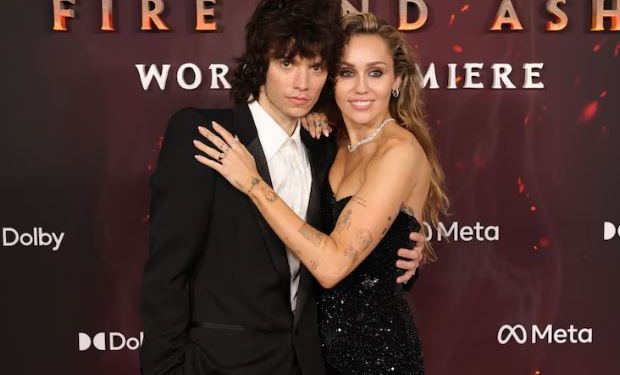Miley Cyrus’tan Romantik Dönüş