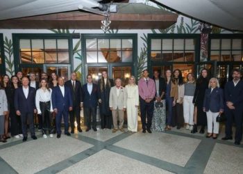 FİLENİN SULTANLARI’NA KOÇ GİBİ DESTEK